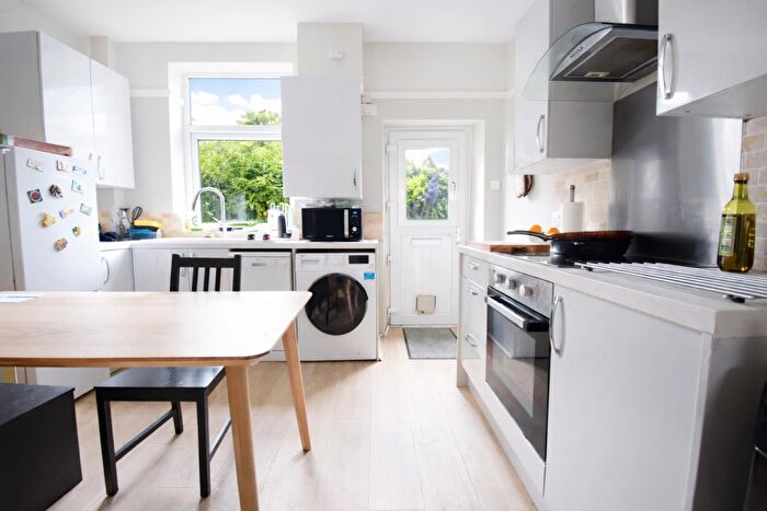 3 Bedroom House To Rent In Coombe Road, Sheffield, S10