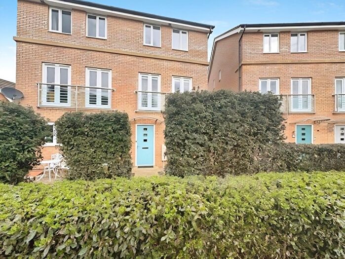 3 Bedroom Property To Rent In Blenheim Close, Cambridge, CB23