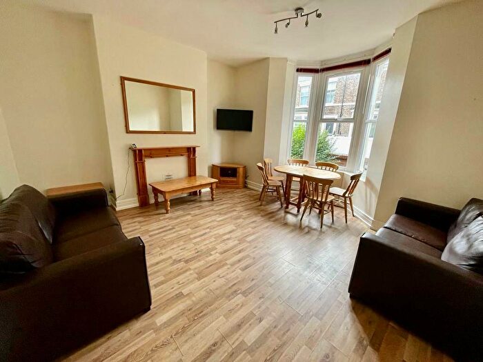 6 Bedroom House To Rent In Harrison Place, Newcastle Upon Tyne, NE2