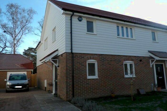 3 Bedroom Property To Rent In Course Horn Lane, Cranbrook, TN17