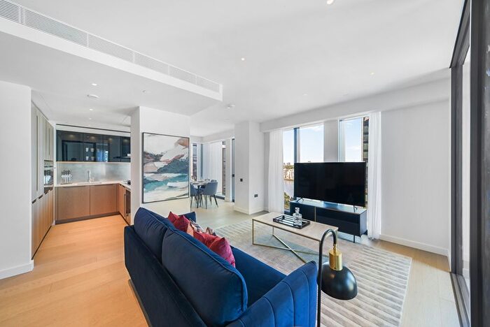 3 Bedroom Flat To Rent In Nine Elms Lane, London, SW8