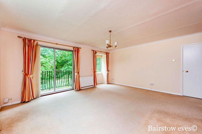 2 Bedroom Apartment To Rent In Steep Hill, Croydon, CR0