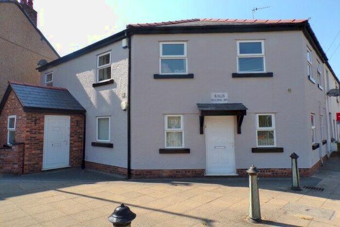 3 Bedroom Flat To Rent In Cross Street, Neston, CH64