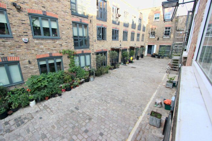 4 Bedroom Flat To Rent In Cleveland Street, London, W1T