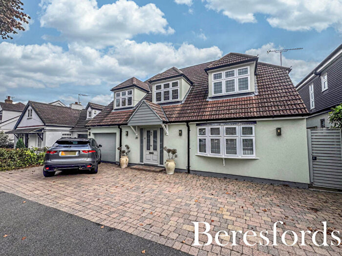 4 Bedroom Detached House For Sale In Homeway, Romford, RM3