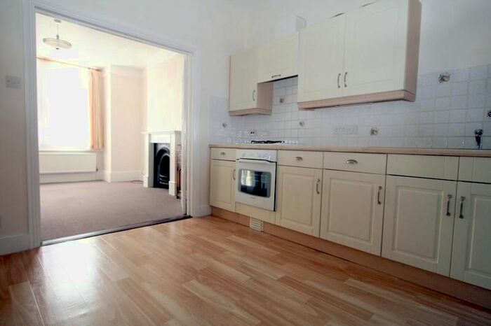 1 Bedroom Flat To Rent In Julian Avenue, London W3