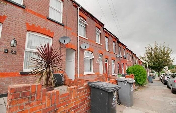 2 Bedroom Terraced House To Rent In Ferndale Road, Luton, LU1