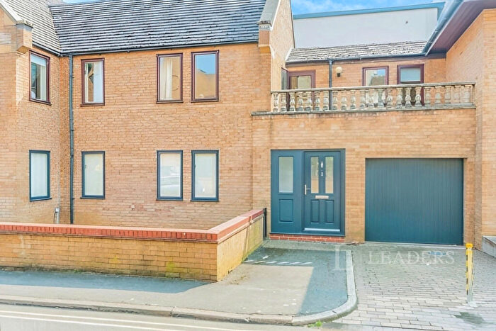 2 Bedroom Flat To Rent In Welland Mews, Stamford, PE9