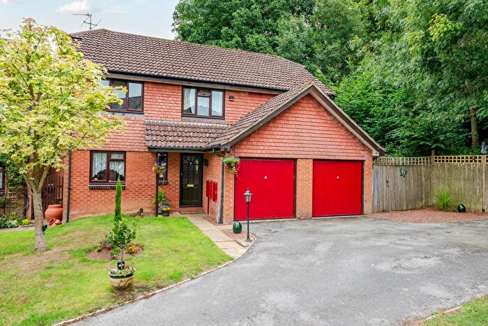 4 Bedroom Detached House For Sale In Oakleigh, BA20