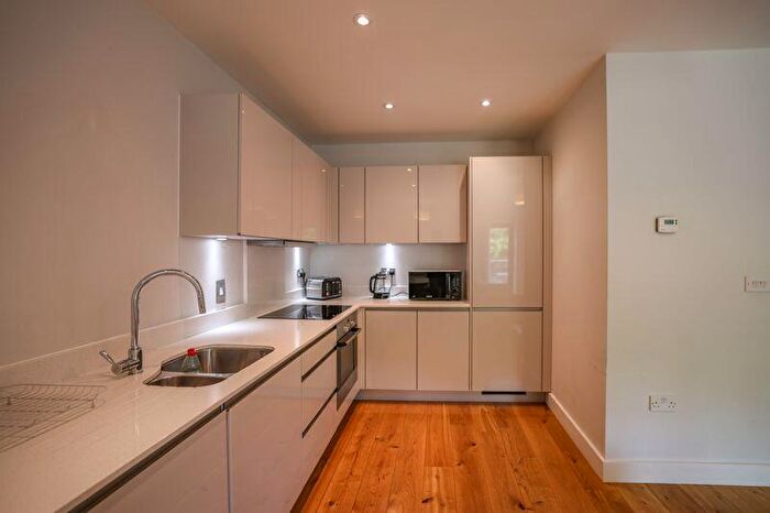 2 Bedroom Apartment To Rent In Bridge Quay, Bristol, BS1