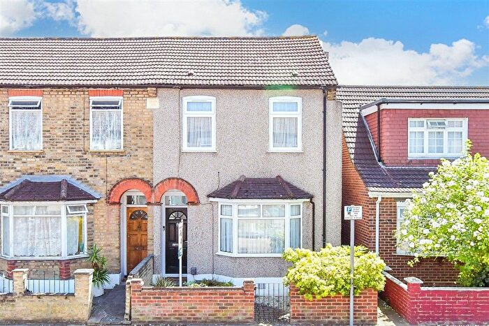 2 Bedroom Semi Detached House For Sale In Whalebone Grove, Romford, Essex, RM6