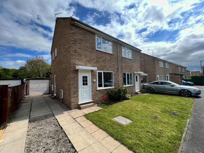 2 Bedroom Semi-Detached House To Rent In Ryedale Way, Brayton, YO8