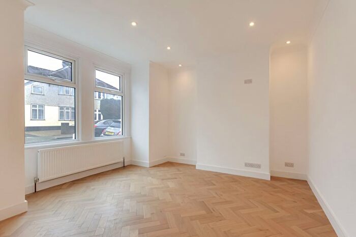 3 Bedroom Terraced House For Sale In Warwick Road, Welling, DA16