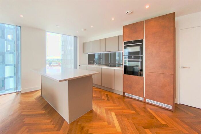 2 Bedroom Apartment To Rent In East Tower, Owen Street, M15