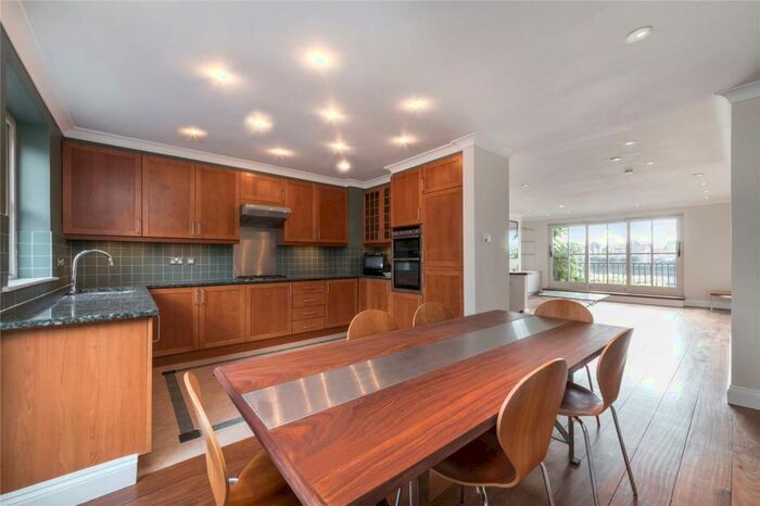 5 Bedroom House To Rent In Blyth's Wharf, Narrow Street, London, E14