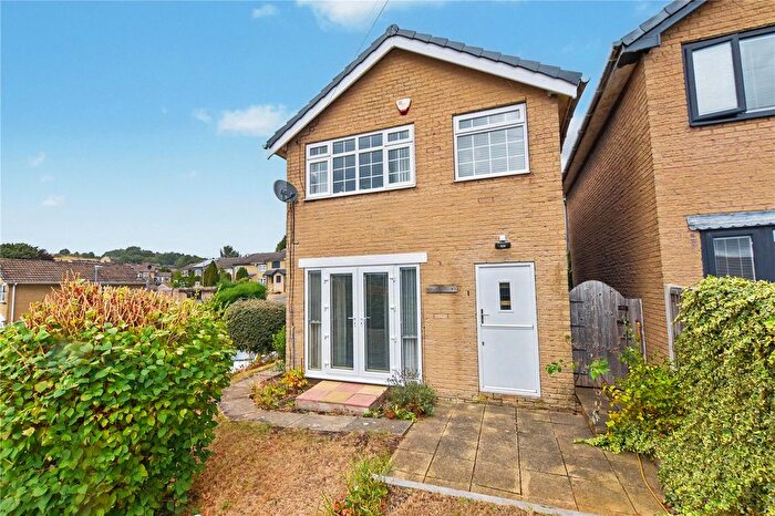 3 Bedroom Detached House For Sale In Brownhill Garth, Batley, West Yorkshire, WF17