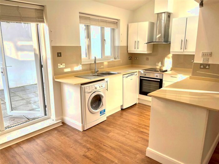 1 Bedroom Flat To Rent In Wallcote Avenue, London NW2