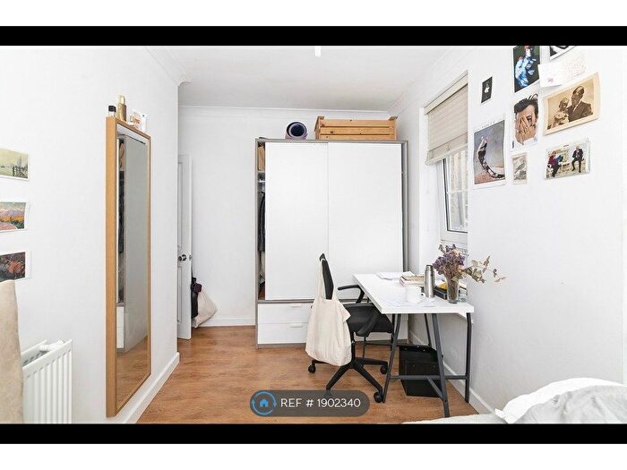 4 Bedroom Flat To Rent In Flinders House, London, E1W