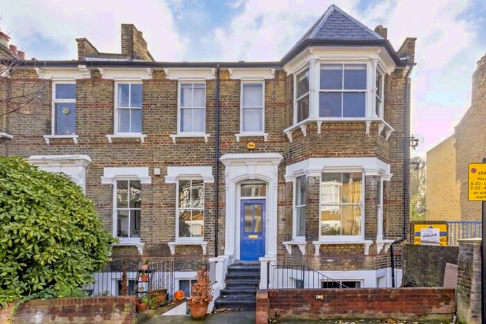 1 Bedroom Flat To Rent In Ickburgh Road, Hackney, E5