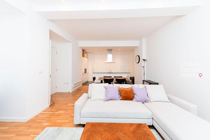 2 Bedroom Apartment To Rent In Flat, Knights Court, St. John's Place, Farringdon, EC1M