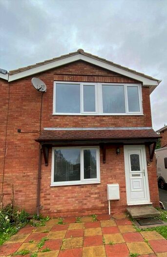 3 Bedroom Link Detached House To Rent In Greenfield Gardens, Elton, Chester CH2