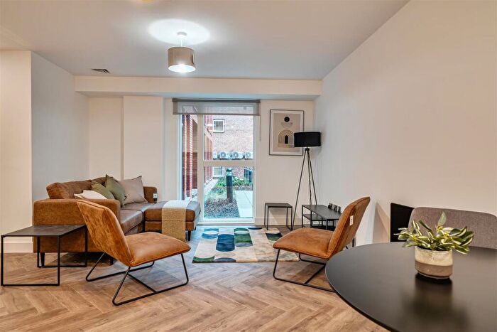 1 Bedroom Apartment To Rent In Chapmans Yard, Upper Gough Street, Birmingham, B1