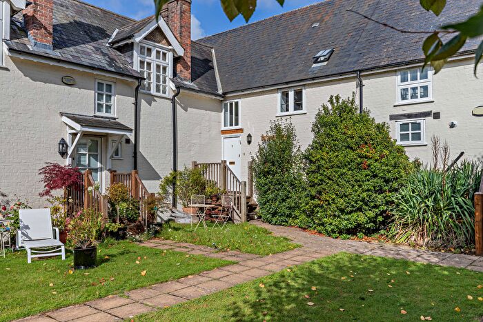 4 Bedroom Terraced House For Sale In Putteridge Park, Luton, LU2