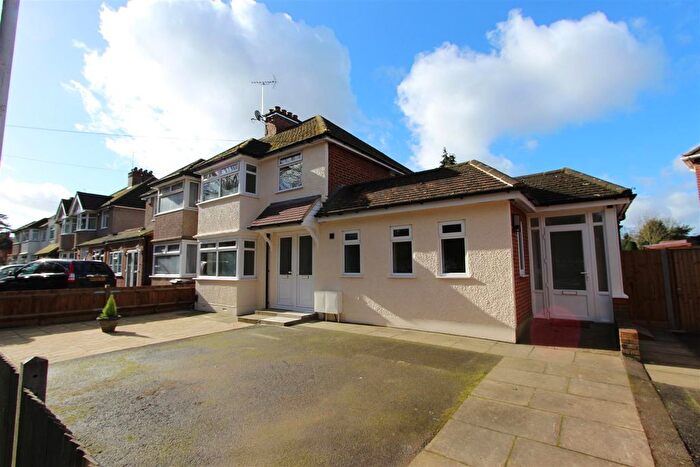 1 Bedroom Flat To Rent In Long Lane, Hillingdon, Uxbridge, UB10