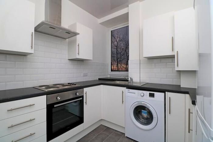 2 Bedroom Flat To Rent In Clepington Road, Dundee, DD3