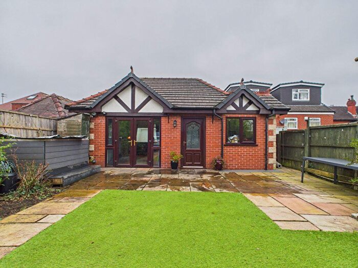 2 Bedroom Detached Bungalow For Sale In Kingsway, Alkrington, Middleton, M24