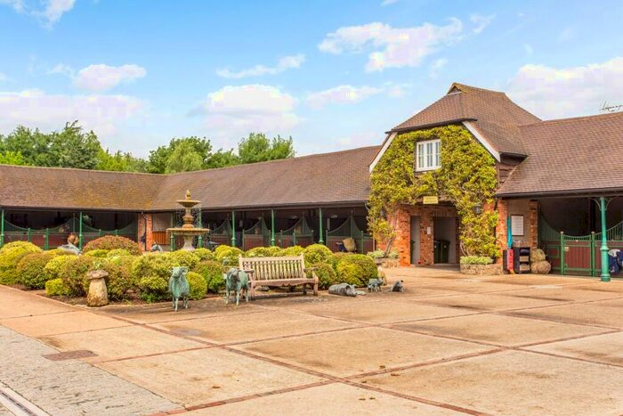 1 Bedroom Maisonette To Rent In Kilbees Farm Stud Hatchet Lane, SL4