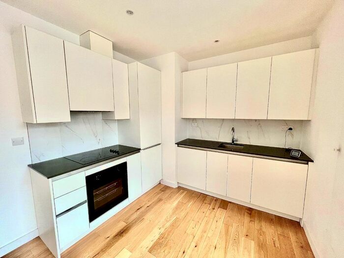 2 Bedroom Flat To Rent In Brookhill Road, Plumstead, London, SE18