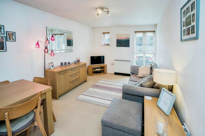 1 Bedroom Flat For Sale In Saddlery Way, Chester, CH1