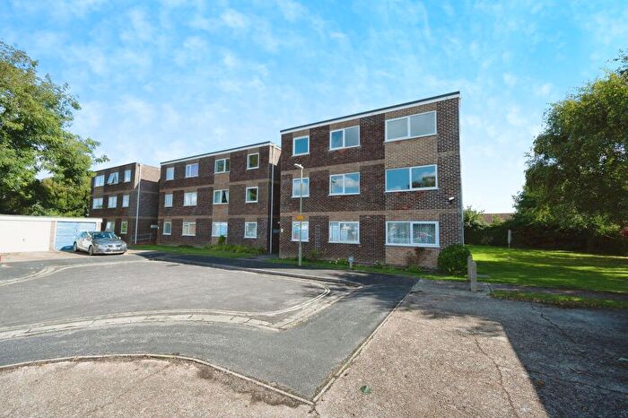 2 Bedroom Flat For Sale In Rails Lane, Hayling Island, Hampshire, PO11