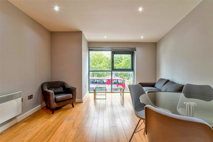 2 Bedroom Flat To Rent In Broad Quay, Bristol, BS1