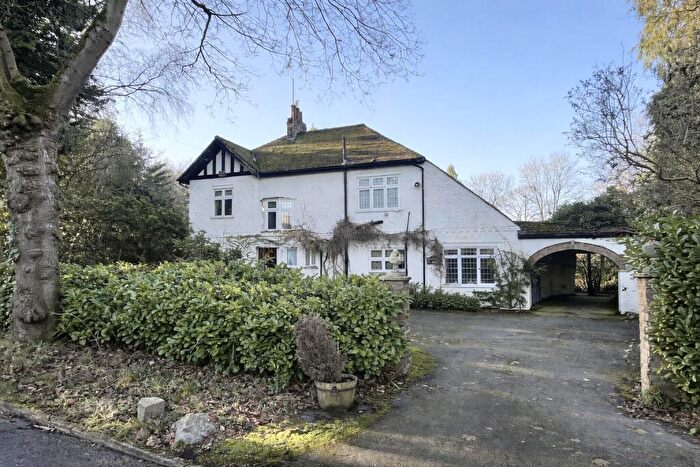 3 Bedroom Detached House For Sale In The Oval, Oadby, Leicester, LE2