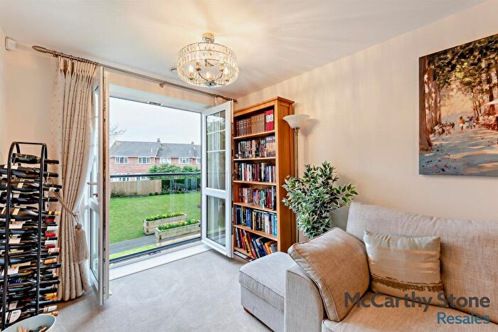 1 Bedroom Apartment For Sale In Symonds Grange, Hooton Road, Willaston, Neston, CH64