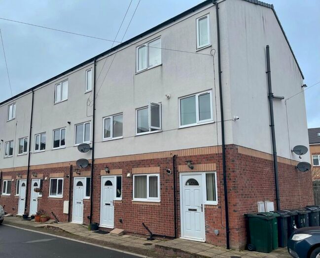 1 Bedroom Flat To Rent In Wellington Court, Bradford, BD6