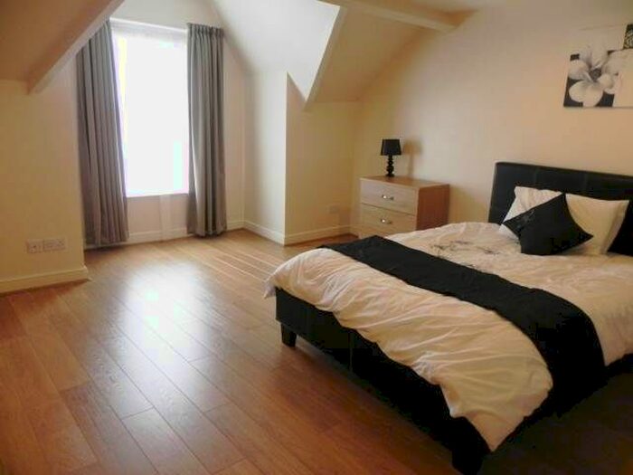 6 Bedroom Property To Rent In St Helens Avenue, Brynmill, Swansea, SA1