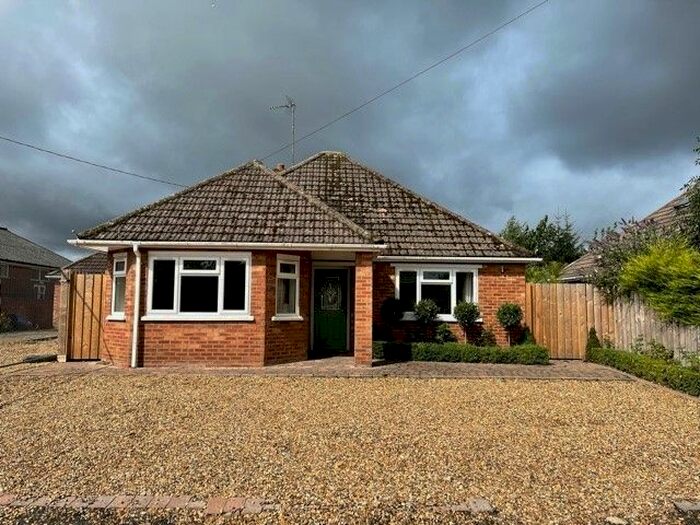 3 Bedroom Bungalow To Rent In Gaultree Square, Emneth, Wisbech, PE14
