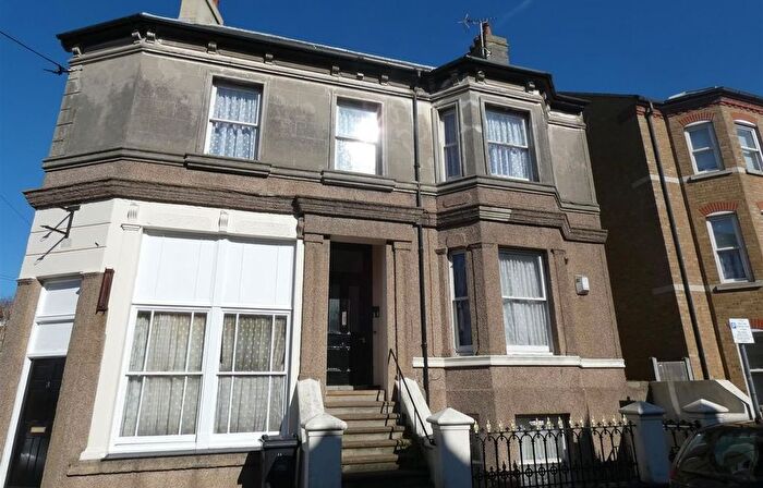 1 Bedroom Flat To Rent In Dolphin Street, Herne Bay, Kent, CT6