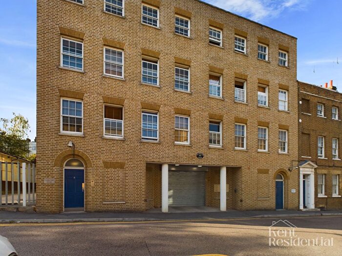 2 Bedroom Property To Rent In Union Street, Flamboyant House Union Street, ME1