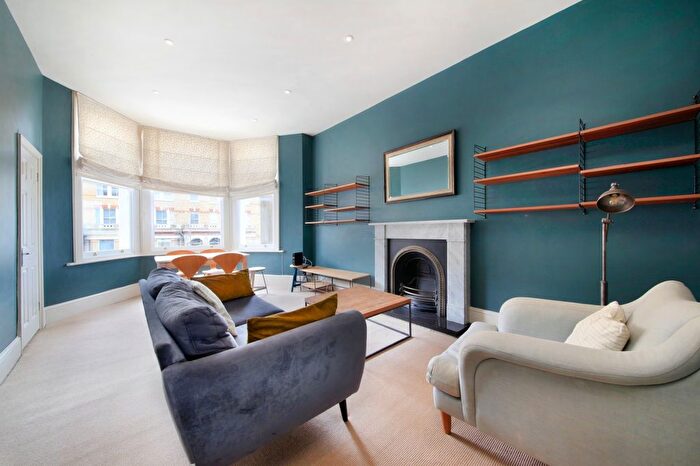 2 Bedroom Flat To Rent In The Chase, Clapham, SW4