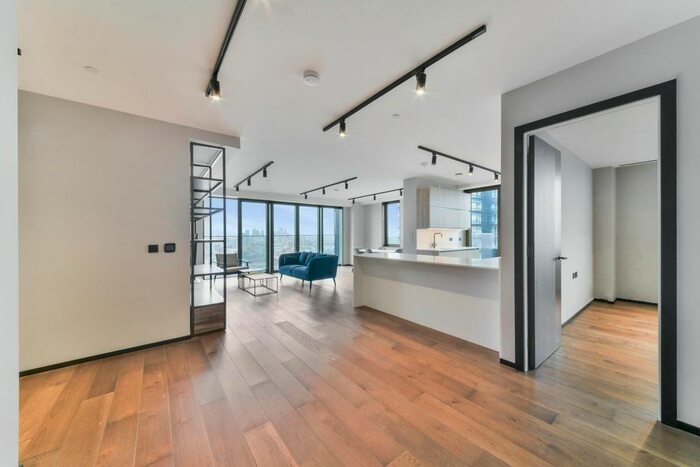 3 Bedroom Flat To Rent In The Stage, Shoreditch, EC2A