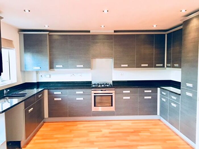 5 Bedroom Semi-Detached House To Rent In North Road, Kew, TW9