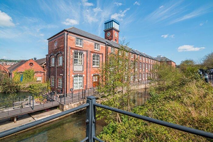 2 Bedroom Apartment To Rent In Redlers Waterside, Stroud, GL5