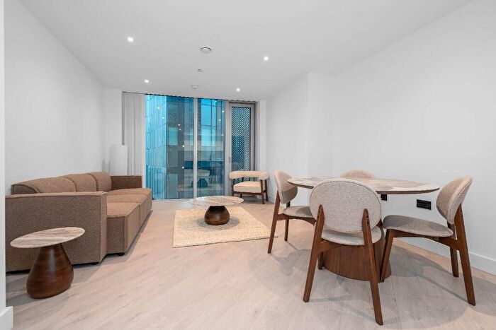 1 Bedroom Apartment To Rent In Trinity Way, Manchester, Greater Manchester, M3