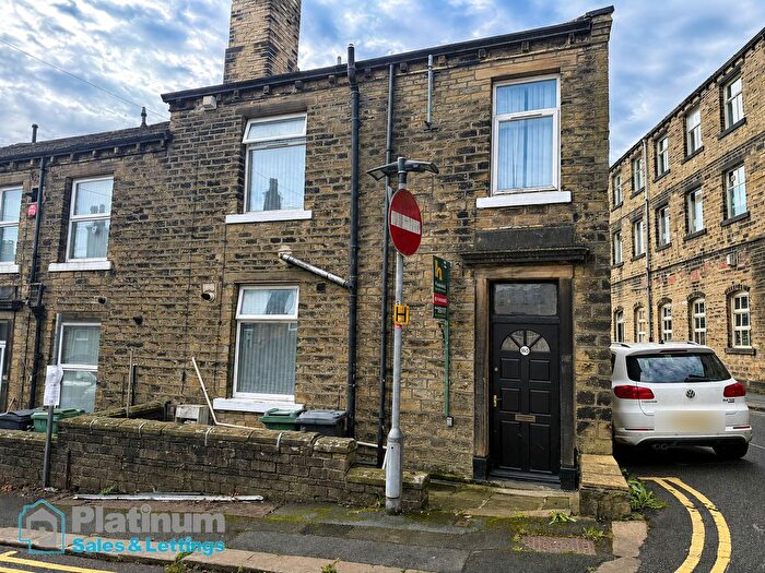 2 Bedroom Terraced House To Rent In Wellington Street, Huddersfield, HD3