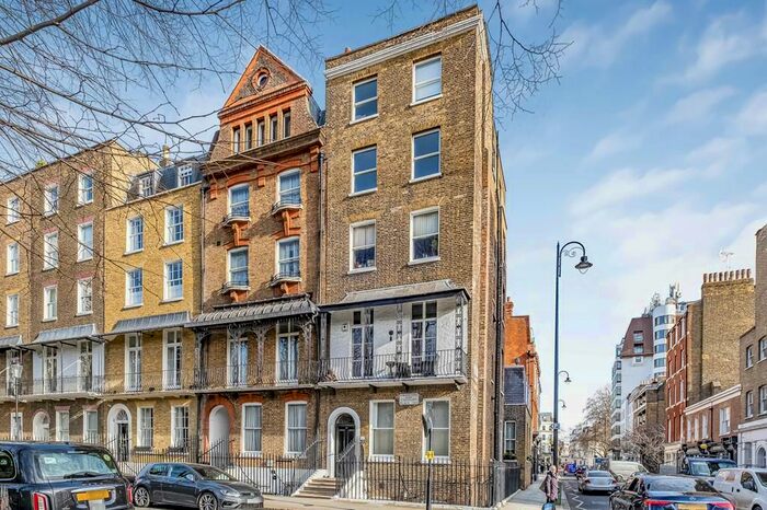 1 Bedroom Flat To Rent In Cadogan Place, London, SW1X