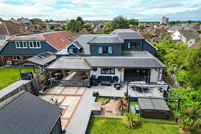 6 Bedroom Detached House For Sale In Seymour Avenue, Whitstable, CT5